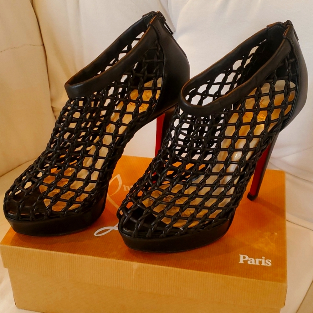 COPY - CHRISTIAN LOUBOUTIN